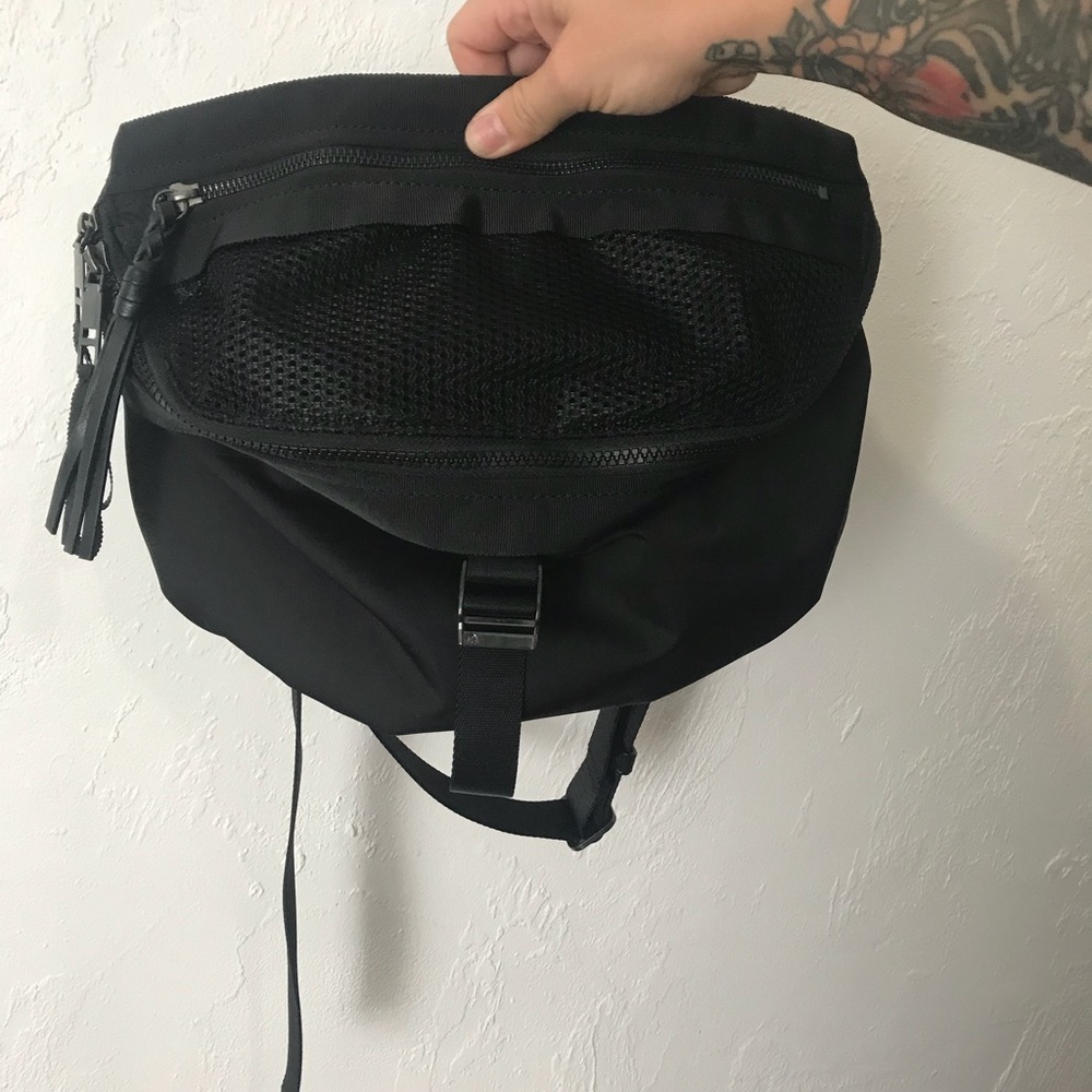 Lulu lemon belt bag